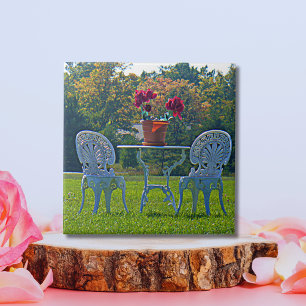 Romantische Liebeswiese Garten Tisch Blumen Fliese