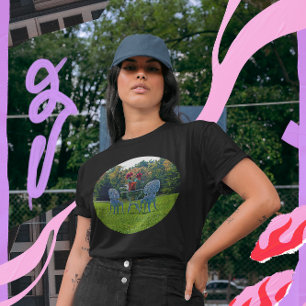 Romantische Liebeswiese Garten Tisch Blumen T-Shirt