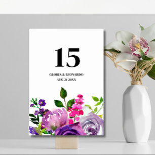 Romantische lila Blumen Hochzeit Tischnummer
