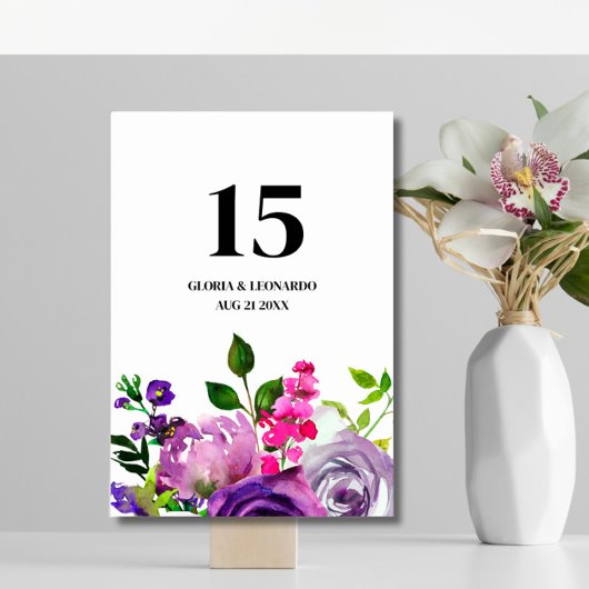 Romantische lila Blumen Hochzeit Tischnummer