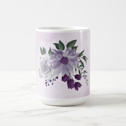 Romantische lila weiße Blumen Grün Kaffeetasse (Mittel)