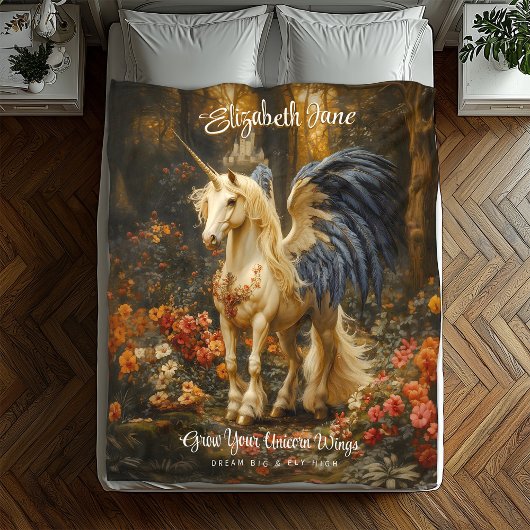 Romantische Märchenwaldlandschaft mit Flügeln Fleecedecke