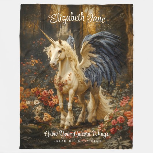 Romantische Märchenwaldlandschaft mit Flügeln Fleecedecke (Vorderseite)