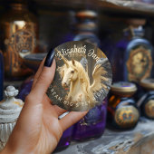 Romantische Märchenwaldlandschaft mit Flügeln Runder Aufkleber