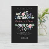 Romantische Moderne Wildblumen Black Wedding Einladung (Stehend Vorderseite)