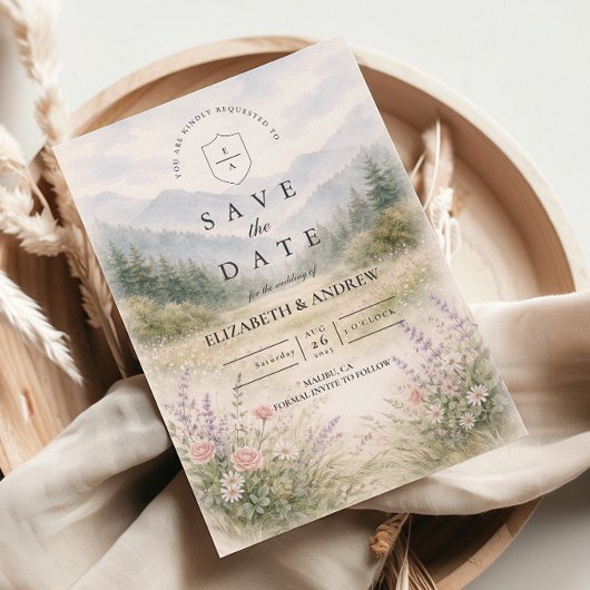 Romantische Nebelberg-Wald-Hochzeit Save The Date
