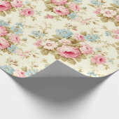 Romantische Rosa Englische Rose auf blassgelb Geschenkpapier (Ecke)