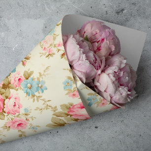 Romantische Rosa Englische Rose auf blassgelb Seidenpapier