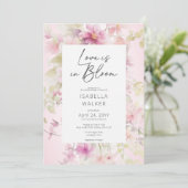 Romantische rosa Liebe im blühenden Brautparty Einladung (Stehend Vorderseite)
