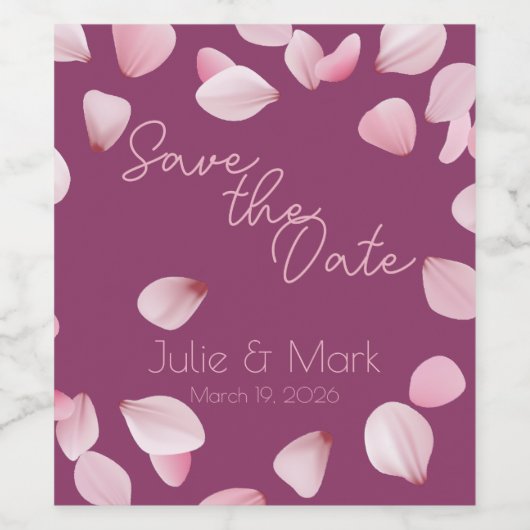 Romantische Rosa Petalen Save the Date Weinetikett (Einzelnes Label)