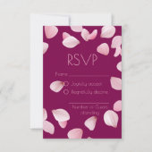 Romantische rosa Petals Wedding RSVP Card Karte (Vorderseite)