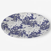 Romantische Rose-Ekalyptuslinie zeichnend lila Pappteller (Schrägansicht)