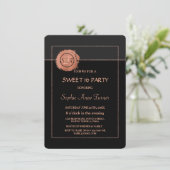 Romantische Rose Gold Glitzer Monogram SWEET 16 Einladung (Stehend Vorderseite)