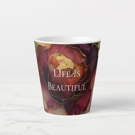 Romantische Rote Burgund Rose Gold Floral Milchtasse (Vorderseite)
