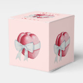 Romantische rote Herzen verbunden mit weißem Bandb Geschenkschachtel (Vorderseite)