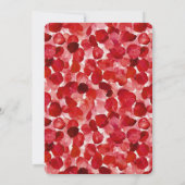 Romantische Rote Rose Petals florales Brautparty Einladung (Rückseite)