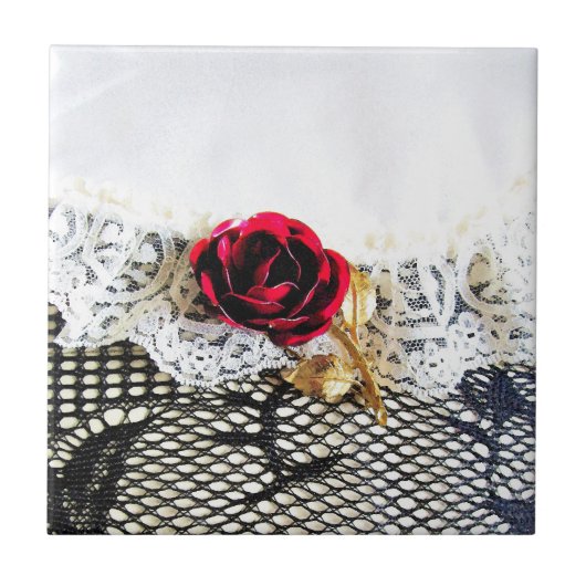 Romantische rote Rose und Weiß Fliese (Vorderseite)