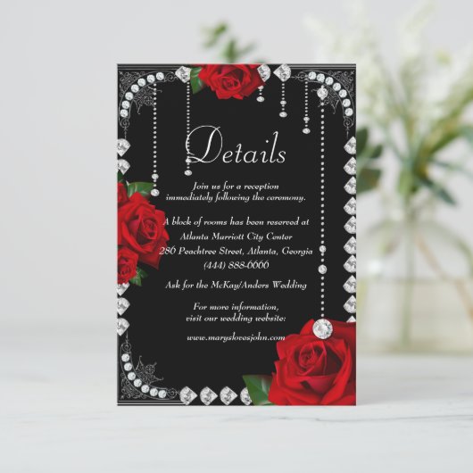 Romantische Rote Rosen und Diamanten Hochzeitsdeta Einladung (Stehend Vorderseite)