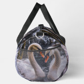 Romantische Schwäne im Winterwunderland Duffle Bag (Rechts)