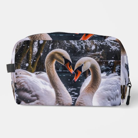Romantische Schwäne im Winterwunderland Waschbeutel (Vorderseite)