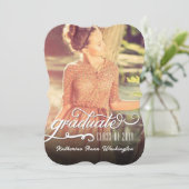 Romantische Script Bronze Foil Foto Graduation Par Einladung (Stehend Vorderseite)