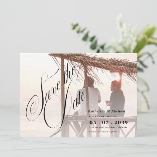 Romantische Script Calligrafy Add Foto Wedding Save The Date (Stehend Vorderseite)