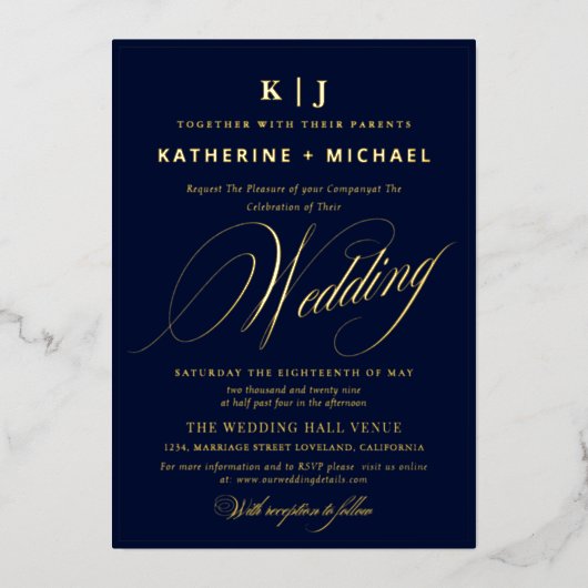 Romantische Script Calligraphy Monogram Gold Weddi Folieneinladung (Vorderseite)