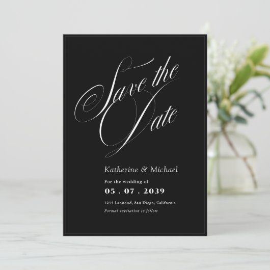 Romantische Script-Kalligrafie QR-Code Hochzeit Save The Date (Stehend Vorderseite)