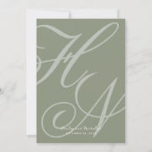 Romantische Script Monogram Sage Green Wedding Einladung (Rückseite)