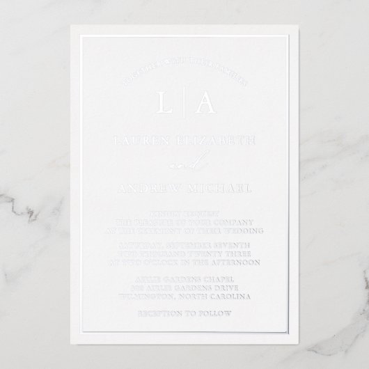 Romantische Silber Foil Monogram Border Wedding Folieneinladung (Vorderseite)