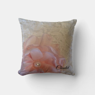 Romantische Spitze und rosa Rose Kissen