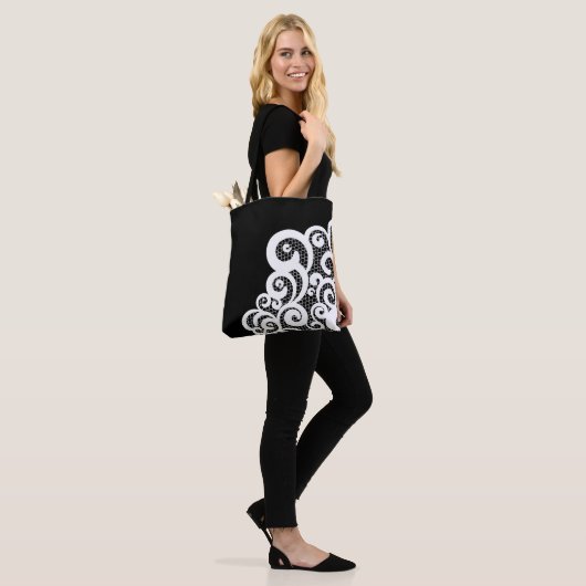 romantische Spitzedekorillustration Tasche (Am Model)