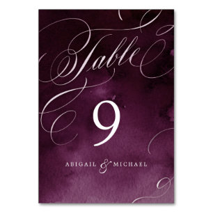 Romantische, stimmungsvolle Pflaumen-Kalligrafie-V Tischnummer