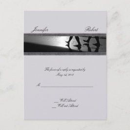 Romantische Trommelmonogramm in der Silver Respons Einladungspostkarte