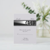 Romantische Trommelmonogramm in der Silver Respons Einladungspostkarte (Stehend Vorderseite)