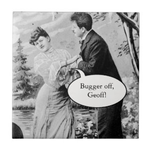 Romantische Vintage-Liebende auf einem Boot Fliese
