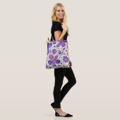 Romantische violette Blume und Blätter Originelle  Tasche (Am Model)