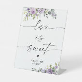 Romantische violette Blumen Liebe ist süß Schild (Vorderseite)