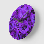Romantische violette lila Rose, hübscher Rosenbuke Runde Wanduhr (Winkel)
