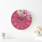 Romantische Wasserfarbe Rosa Ranunculus auf Rosa Große Wanduhr (Zuhause)