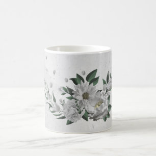 romantische weiße Blume im Grünen Kaffeetasse