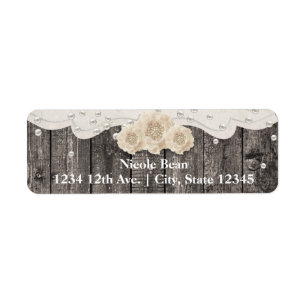 Romantische weiße Blume & Perlen rustikales Holz