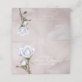 Romantische weiße Rosen Eleganter Hochzeitstisch Platzkarte (Außenseite Aufgefaltet)