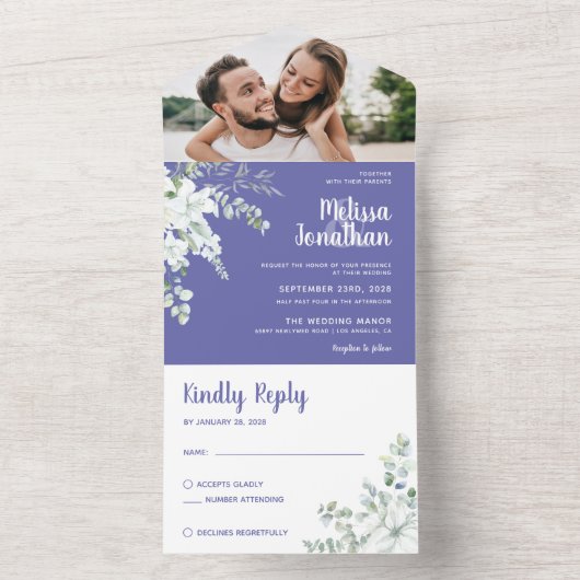 Romantische weiße sanfte Blume lila Foto Hochzeit All In One Einladung (Innen Boden)