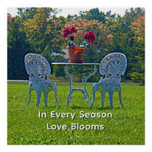 Romantische Wiese des Liebesgarten-Tisch-Blumen-We Poster