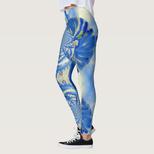 Romantischer, blauer Himmel und weiße Orchideen Leggings (Links)