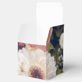 Romantischer Blumenstrauß Geschenkschachtel (Geöffnet)