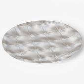 Romantischer Glam White Imitats Leather Pappteller (Schrägansicht)