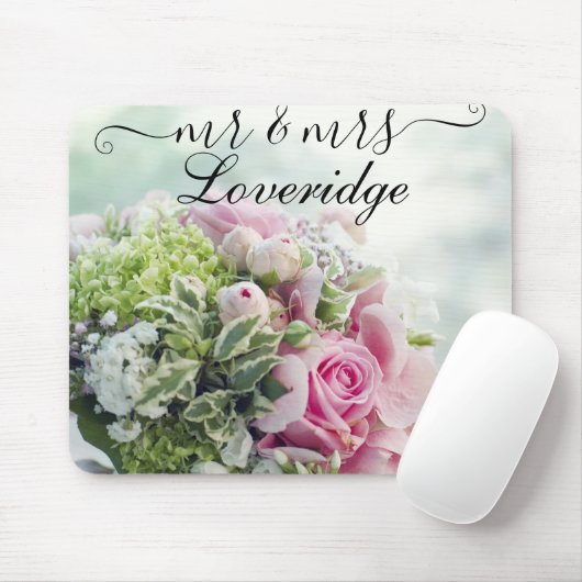 Romantischer Herr & Mrs. Pink Rose Floral Wedding Mousepad (Mit Mouse)