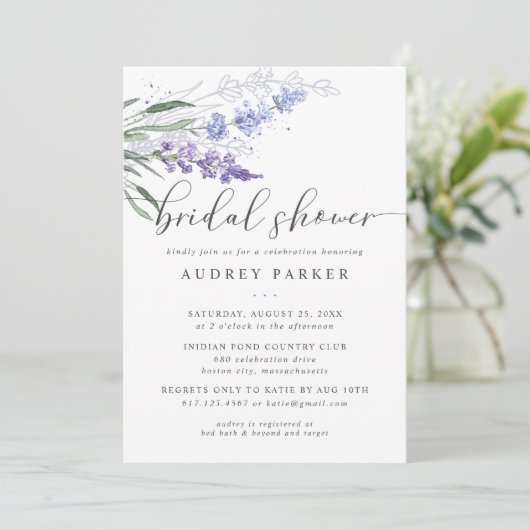 Romantischer Lavendel Brautparty Einladung (Stehend Vorderseite)